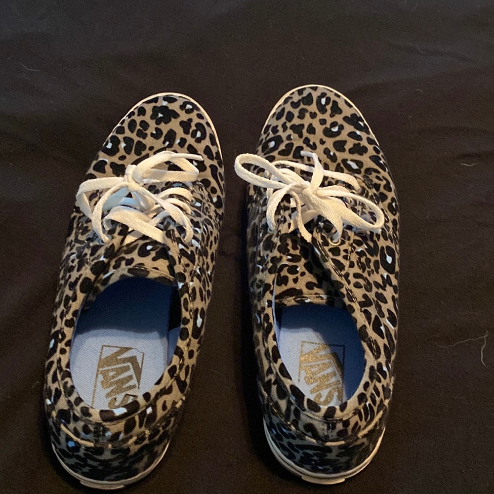 Size 8 animal print Vans